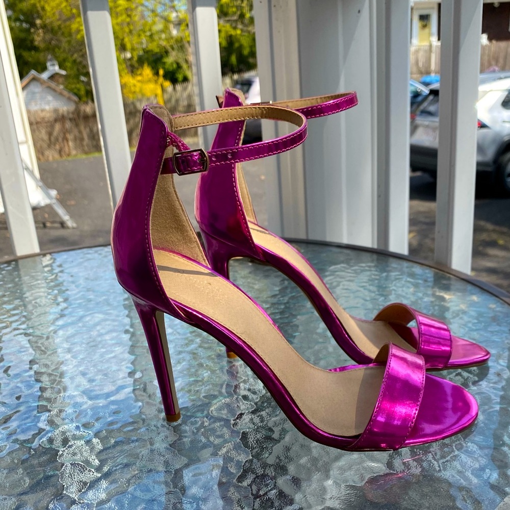 NWT Hot Pink Metallic Strappy Pumps